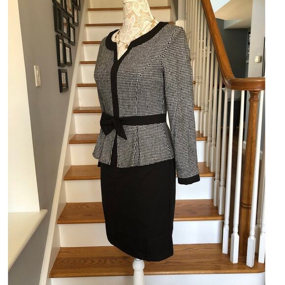 NWT Womens Black White Herringbone Split Neck dress size M - Picture 3 of 12